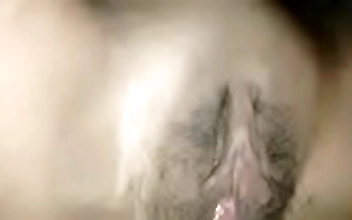 宝贝 扒开腿 Teen Shows Off Wet Pussy in Hot Solo