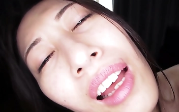 啊 视频网站 Passionate Asian Teen Gives Blowjob & Swallows Cum