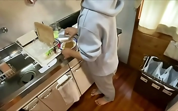 高h 一区二区 Sexy Dark Haired Babe Enjoys Riding Big Firm