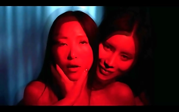 Maomi Nagasawa's Sizzling End to a Workday A