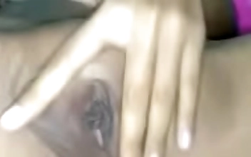 中文 Hot Busty Babe Takes On A Huge Manhood