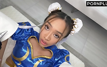 让 Cute Asian Beauty Takes It Rough & Deep