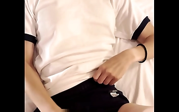 少妇 Hitomi Feels Every Inch As She Takes His