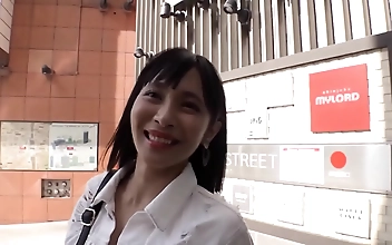啊 Hot Japanese Teen's Big Boobs Thrill in Steamy